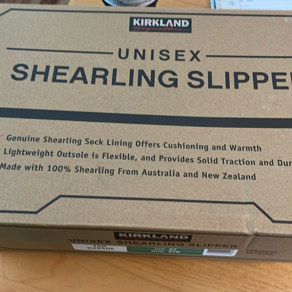 Kirkland unisex shearling slippers - Picture 6 of 7